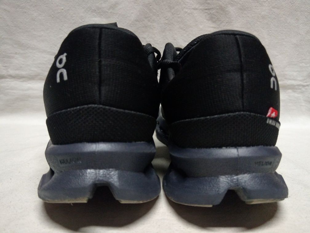 Buty Qc On Running Cloudsurfer 7 rozm. 39
