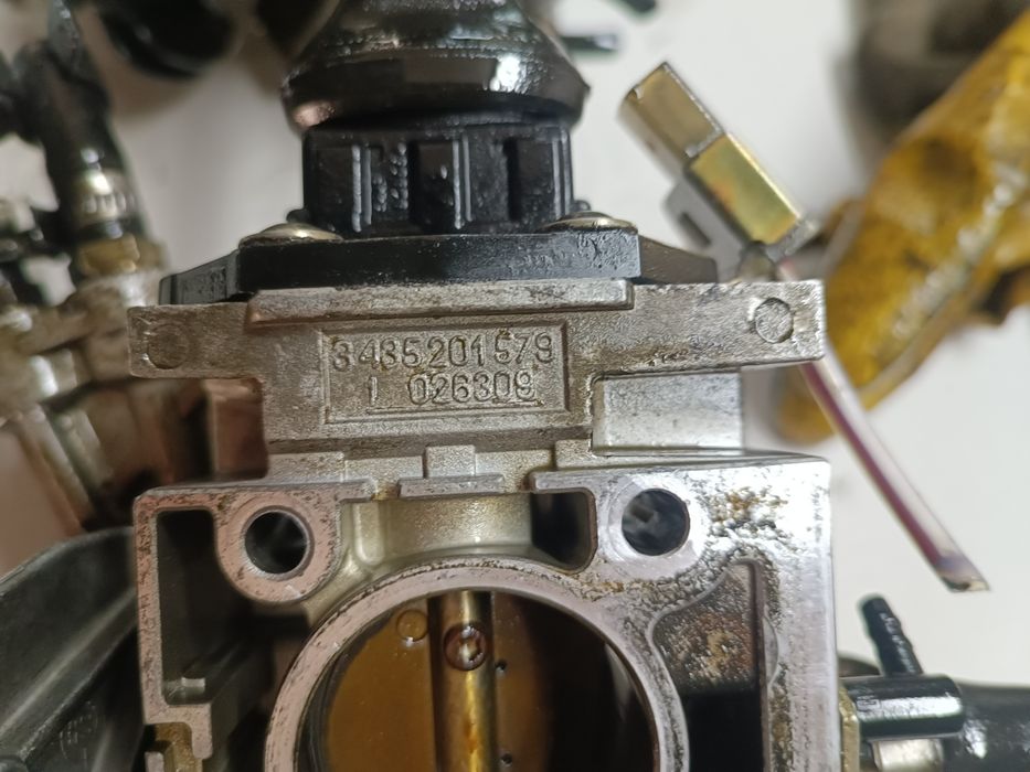 Моноінжектор volkswagen golf 3 1,8 passat 4 1,8  volkswagen 1,8