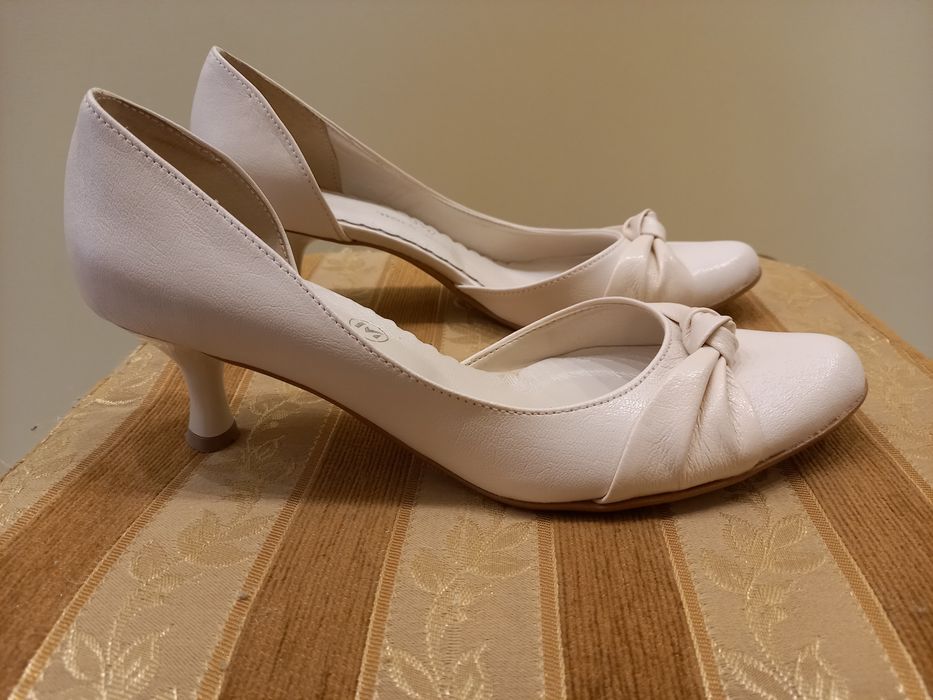 Buty ślubne ekri, wizytowe czółenka rozm. 34,35,36,41