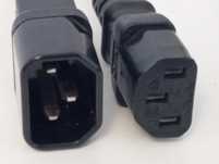Kabel zasilający z komputera do monitora