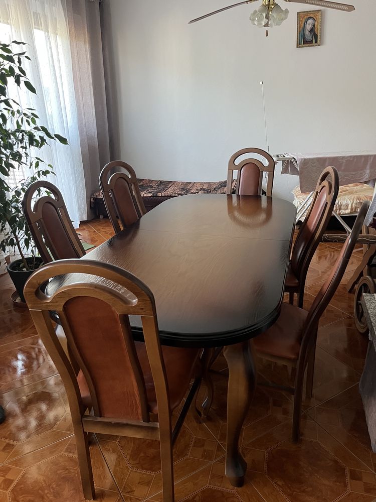 Sprzedam stół i 6 krzeseł