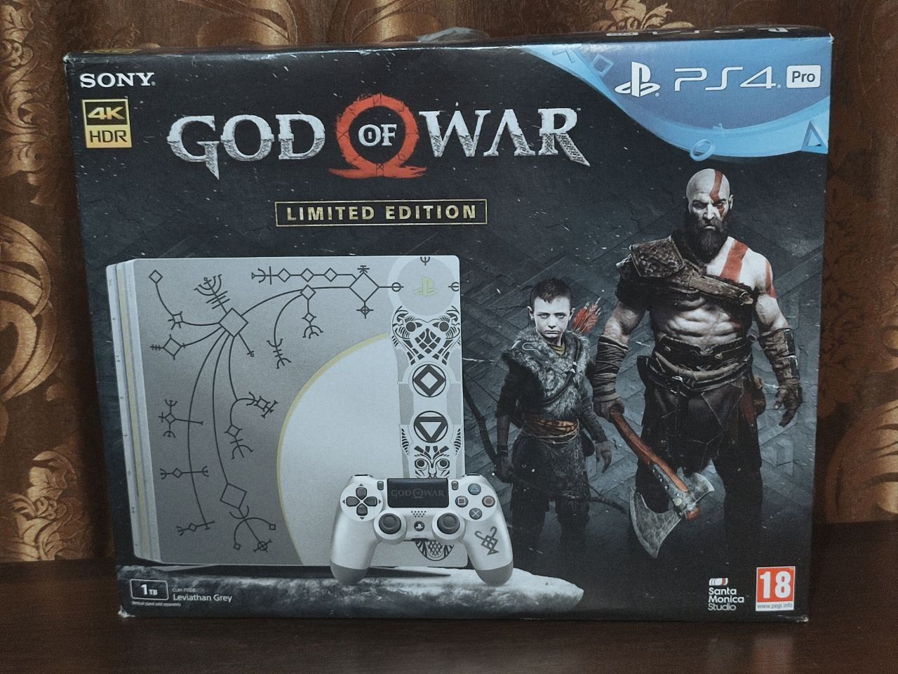 Playstation 4 pro God of war