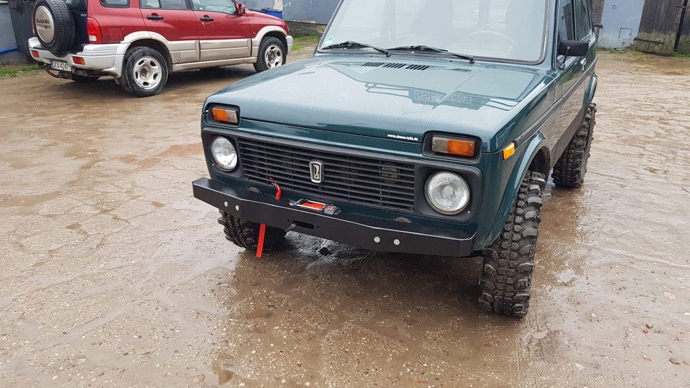 Przedni zderzak stalowy pod wyciągarke lada niva NOWY FV