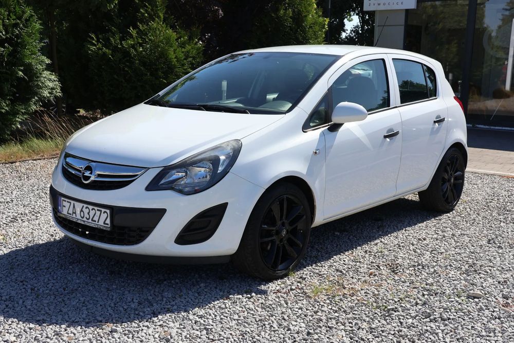 Opel Corsa Zadbany, klimatyzacja ,wielof. kierownica, Spalanie 4L / 100 Km