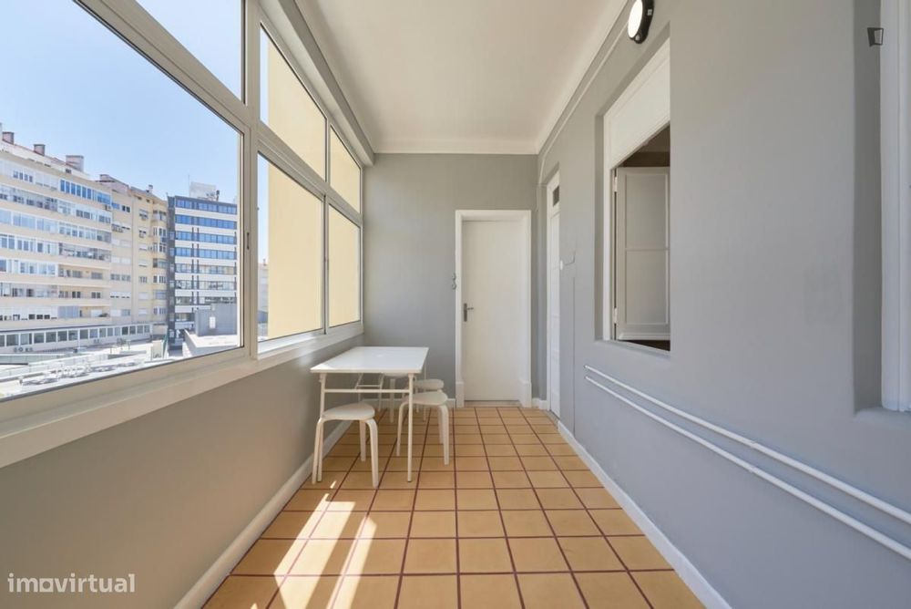 Quarto - localizado em Saldanha Lisbon