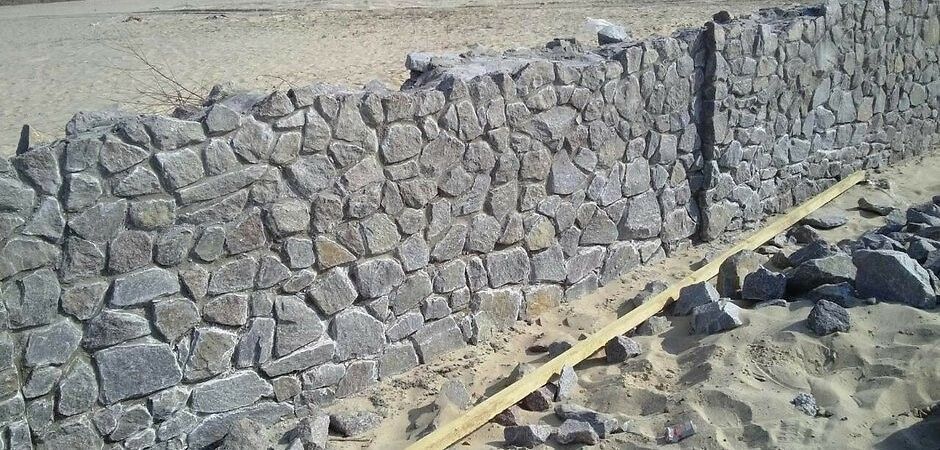 Бутовый камень гранитный,крепкий с доставкой по Харькову