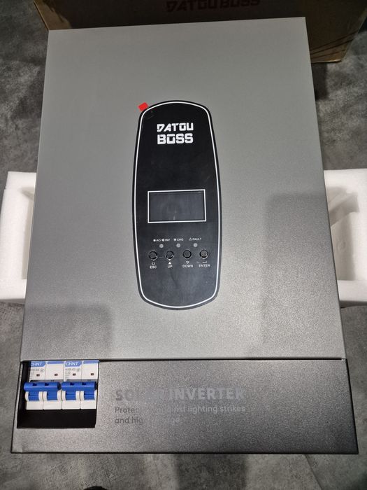 Інвертор гібридний 6200ВТ 48В, резервне живлення, під сонячні панелі