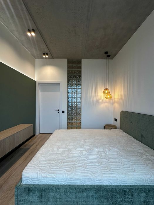 Продам квартиру з дизайнерським ремонтом.