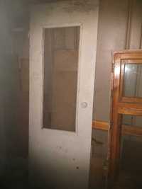 Двери деревянные со стеклом бывшие в употреблении