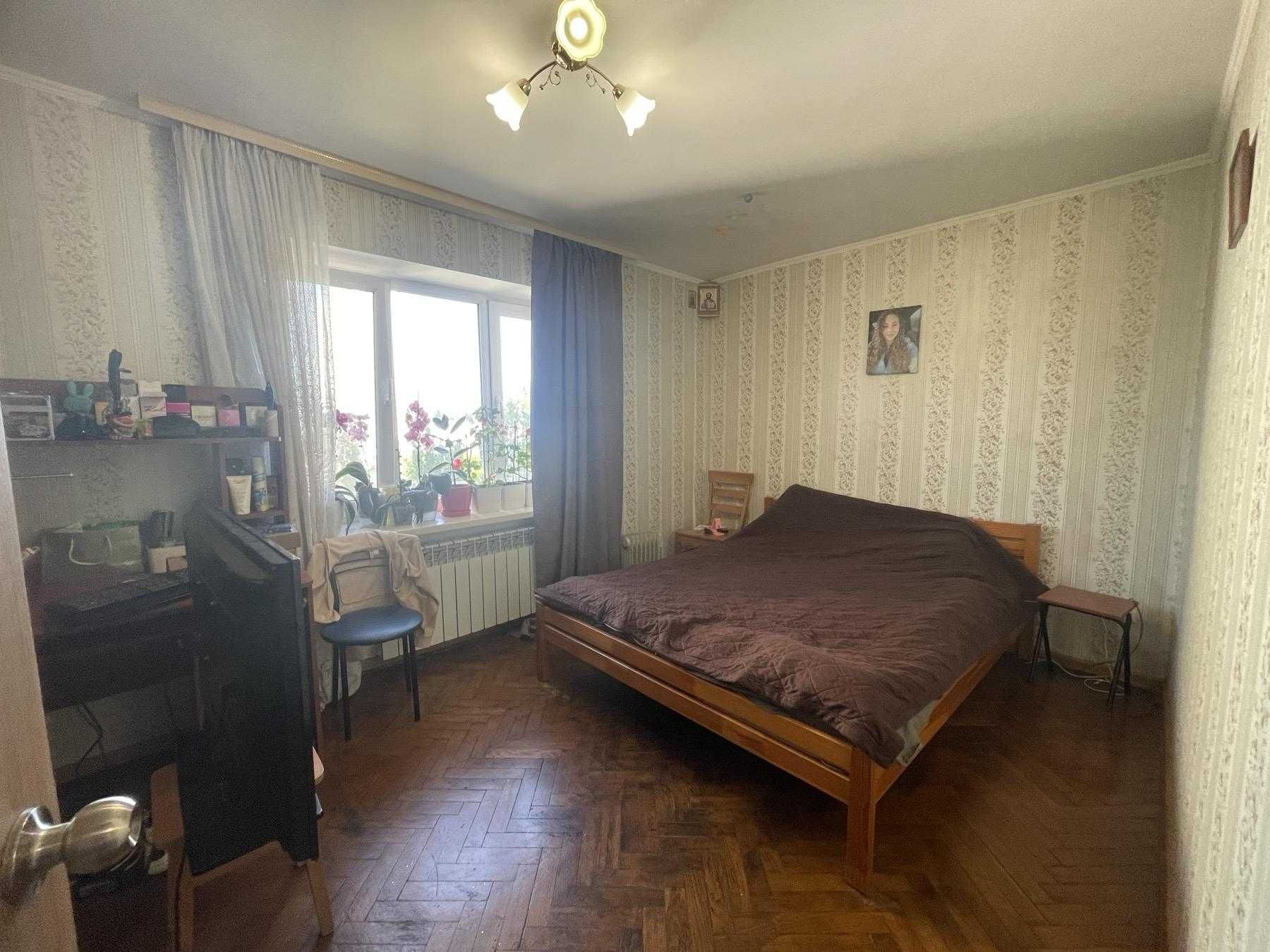 Продам 2к на Черемушках, ремонт. (129-173)