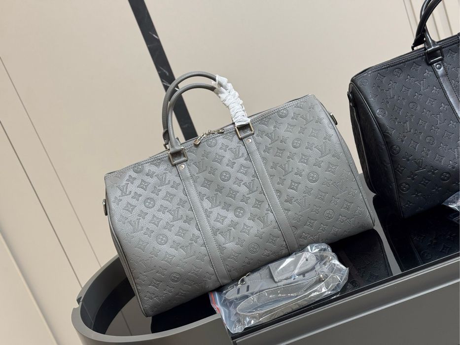 Серая сумка Louis Vuitton Keepall мужская унисекс дорожная ручная