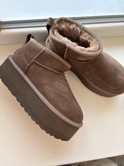 Жіночі Ugg ( натуральна замша)