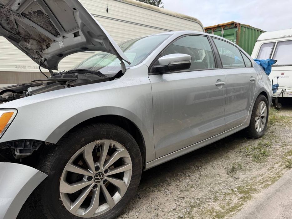 Продам Volkswagen jetta 2011 рік 2,5 автомат