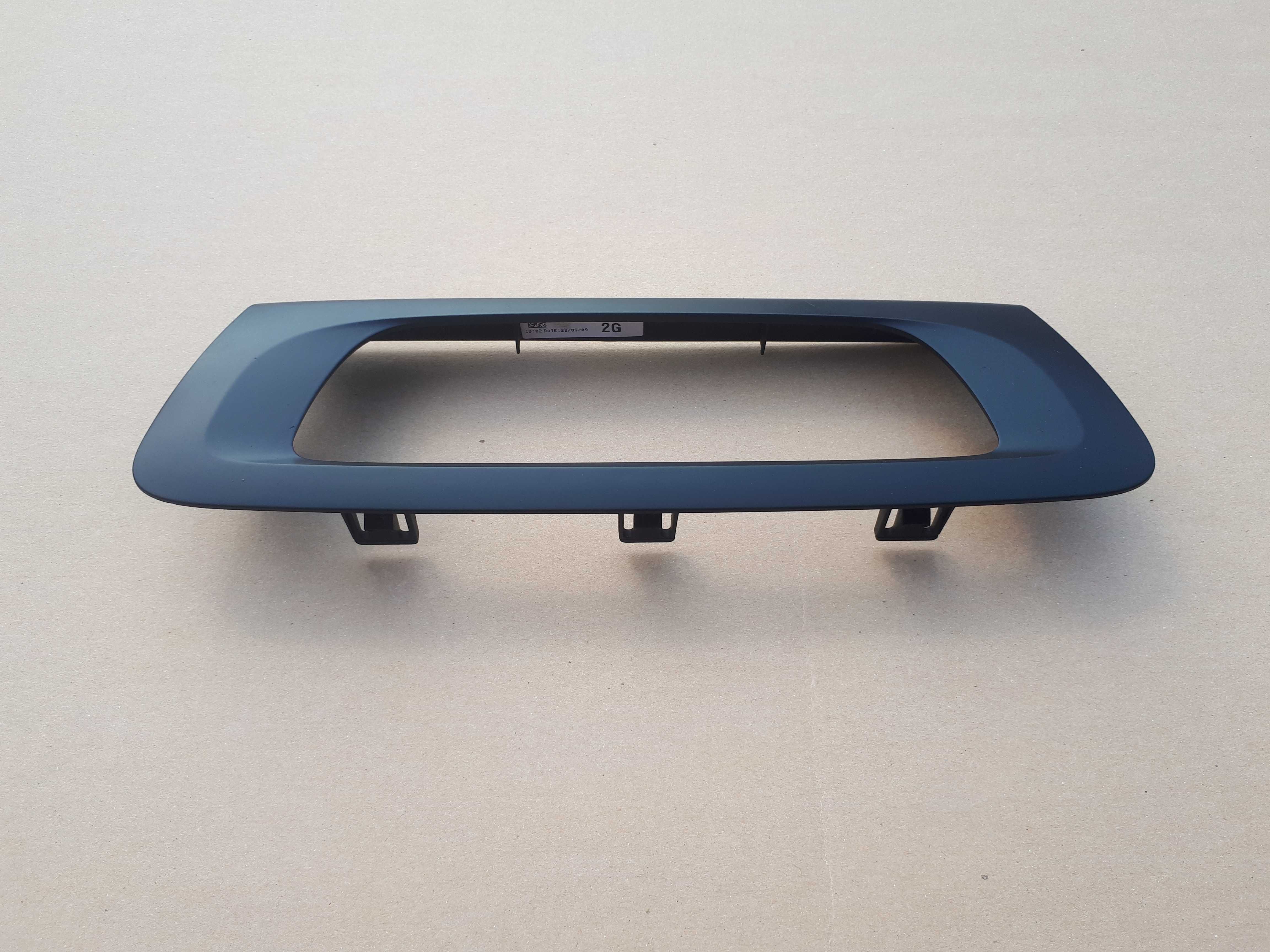 Renault Scenic III 3 ramka panel osłona radia