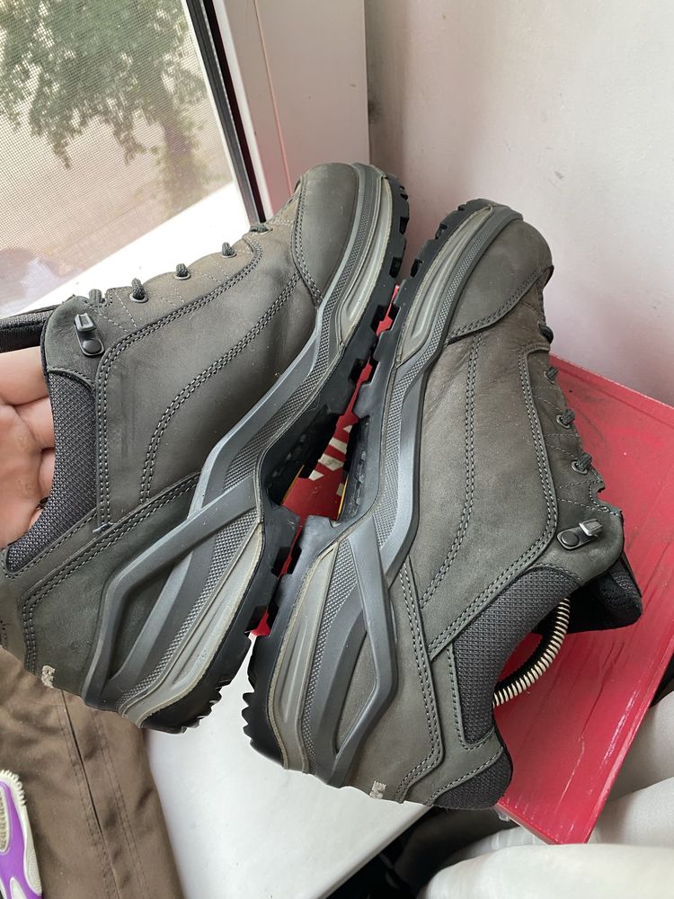 Lowa gore tex оригінал 42  43 черевики чоловічі трекінгові тактичні
