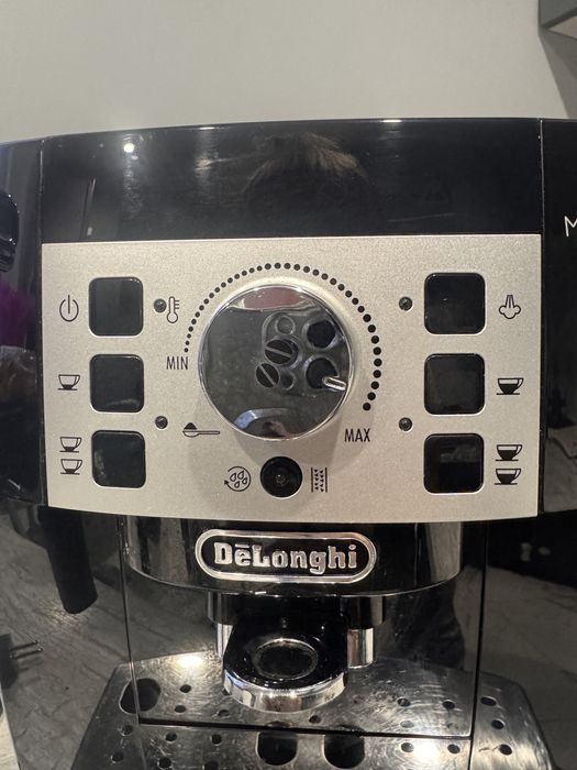 Кофемашина DeLonghi Magnifica S