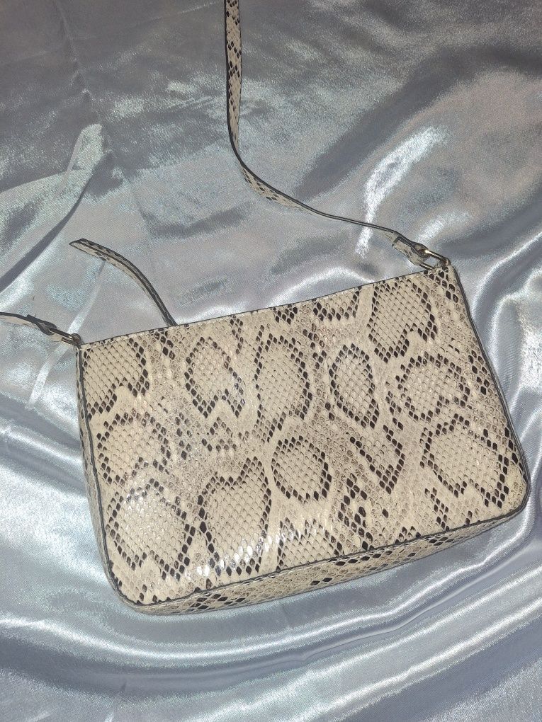 Сумочка H&M в зміїний принт