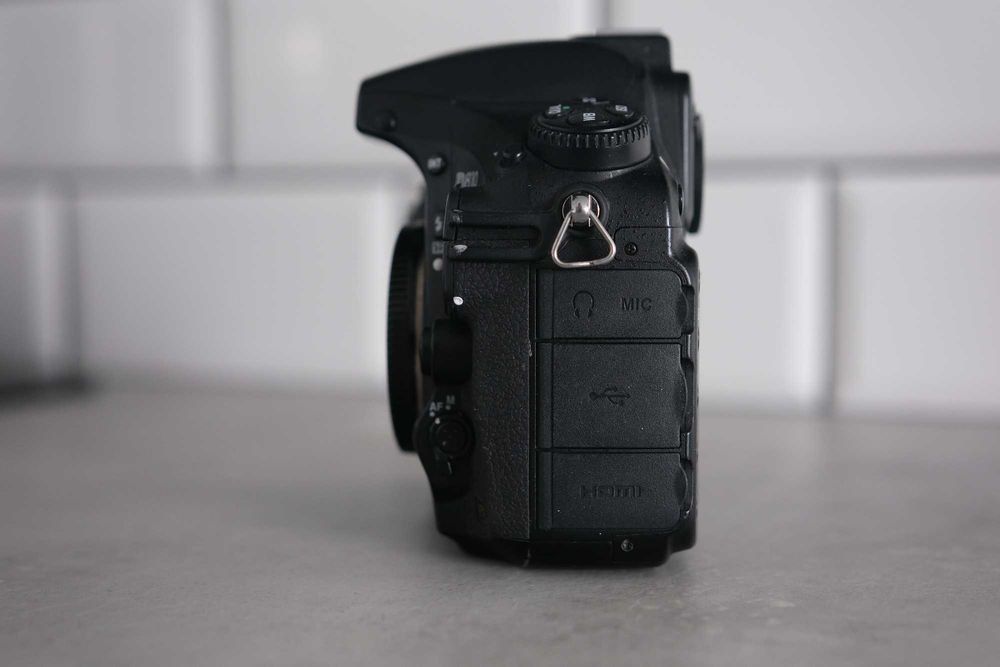 Lustrzanka cyfrowa Nikon 810