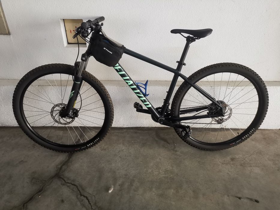 Bicicleta especialized Rockhopper  Sport como nova