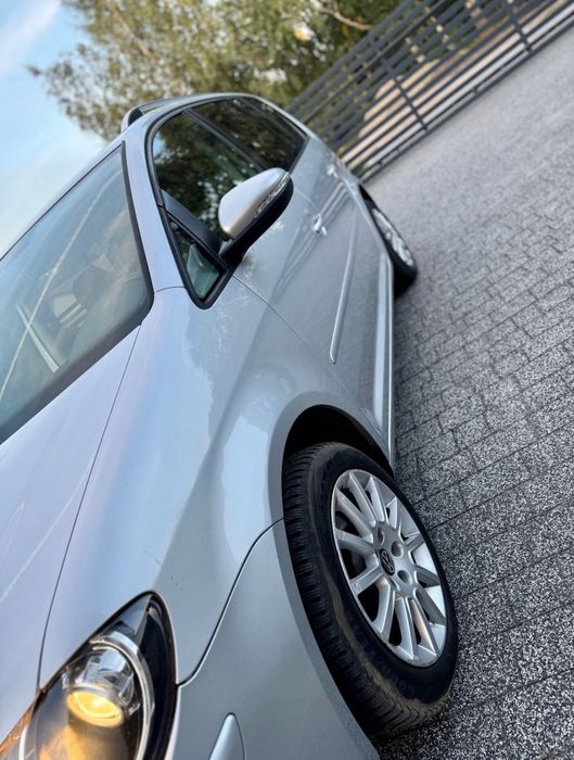 Volkswagen Touran 2010р 2.0 TDI