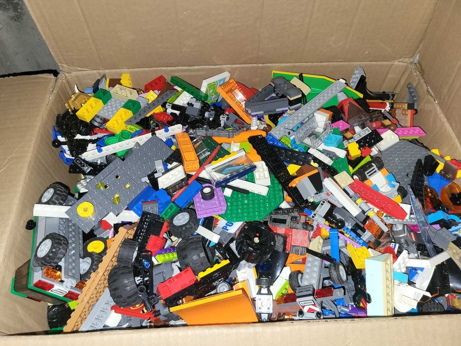 Klocki Lego mieszanka 20 kg losowe + 20 figurek