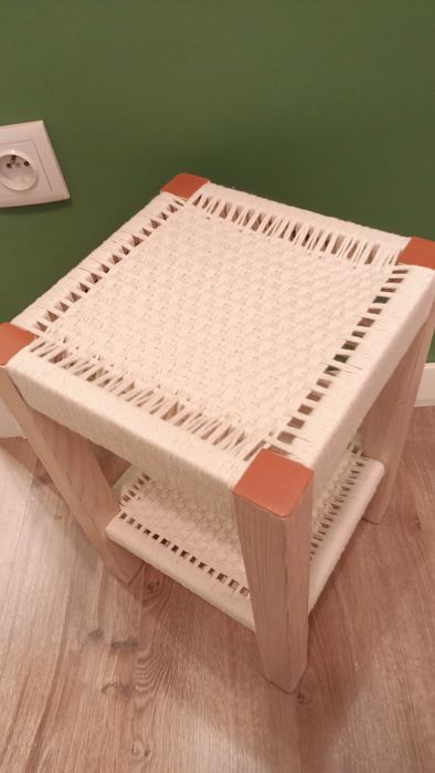 Gazetnik, pomocnik , nocny stoliczek