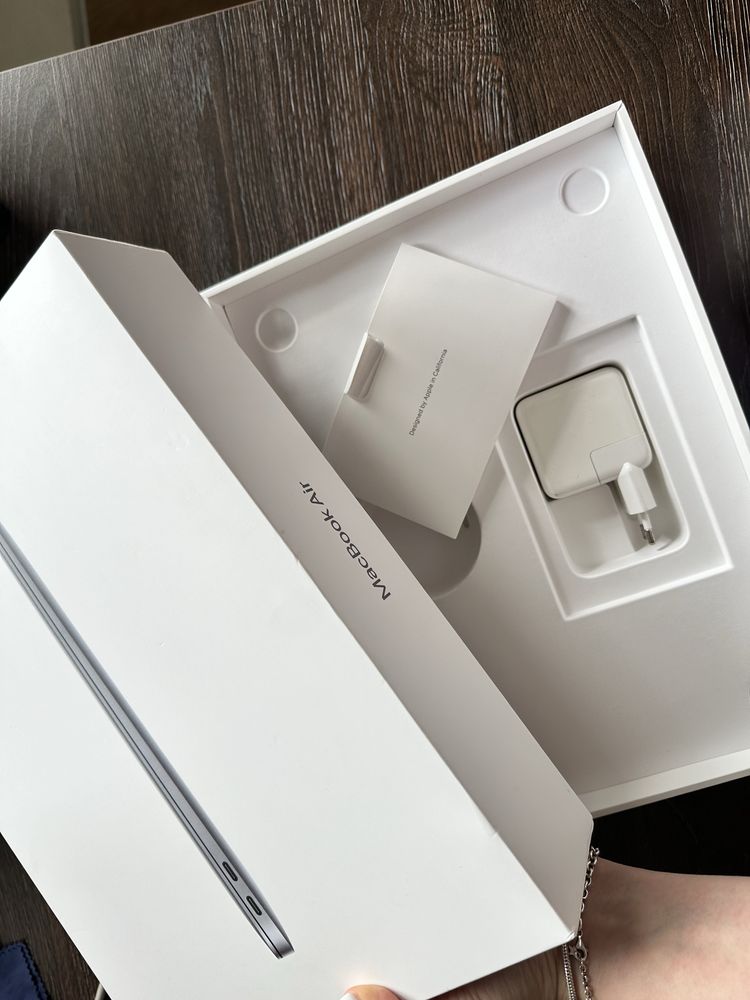 Macbook Air 2020 i3