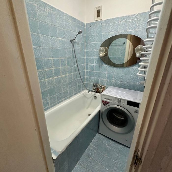 Продаж 3 км квартири поруч з стометрівкою