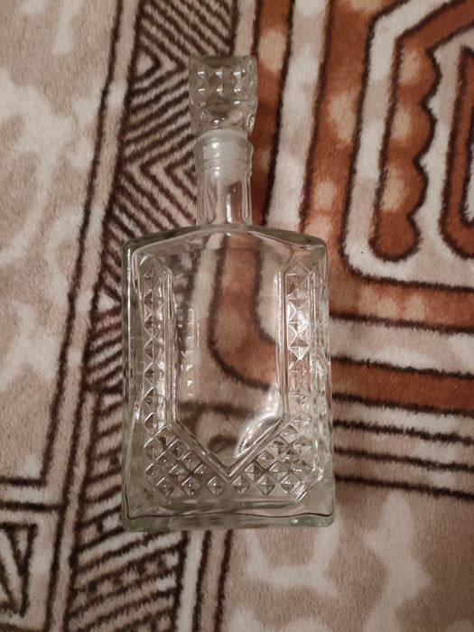 Butelka ozdobna, karafka, kolekcjonerska na whisky 0,5l - stan idealny