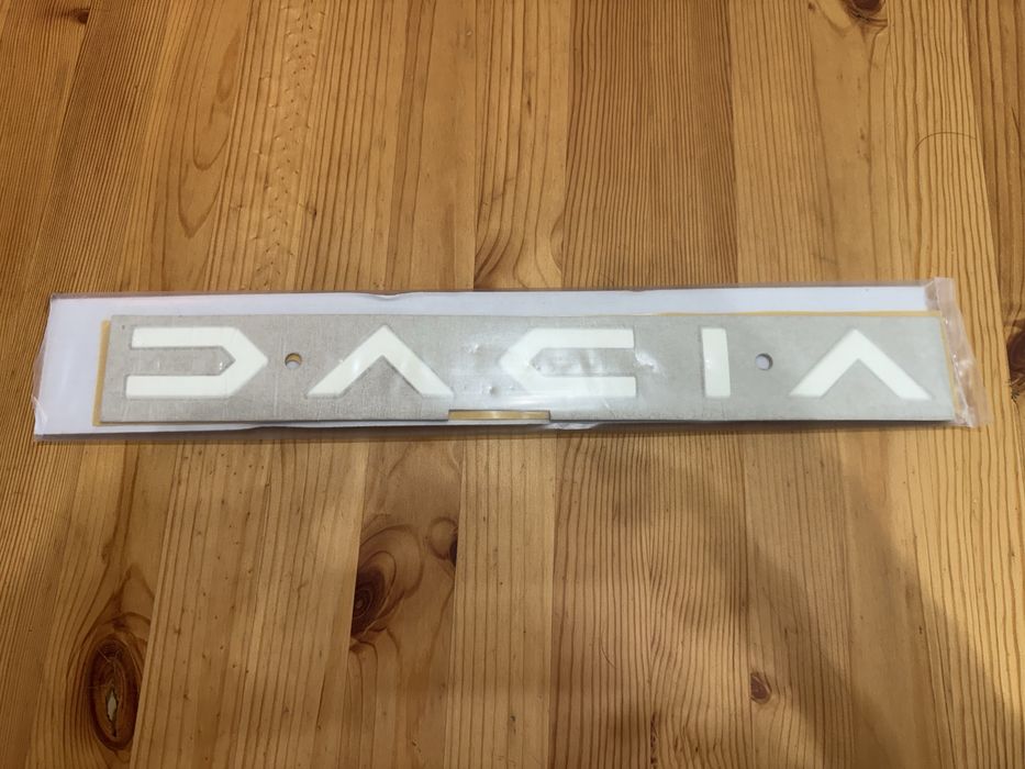 Emblemat logo tył oryginał DACIA