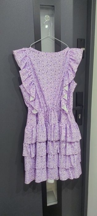 Sukienka przed kolano