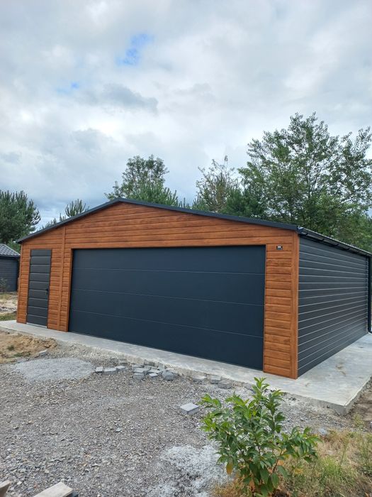 Garaż blaszany blaszak nowoczesny wygląd drewnopodobny