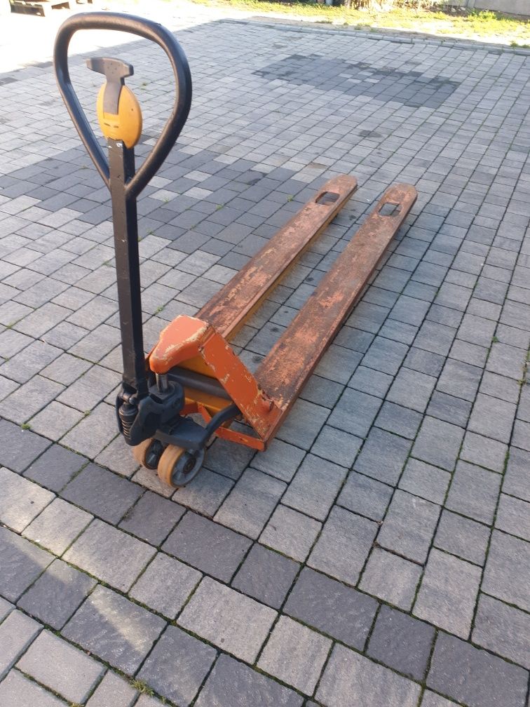 Paleciak ręczny jungheinrich