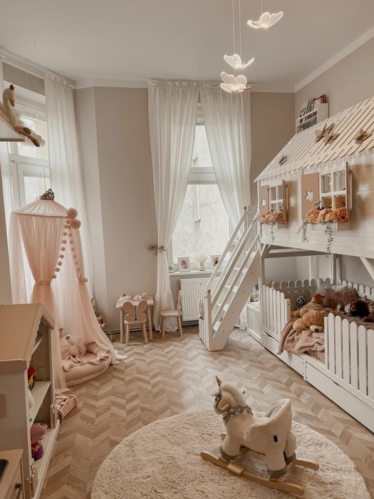 Bajkowe łóżko piętrowe domek