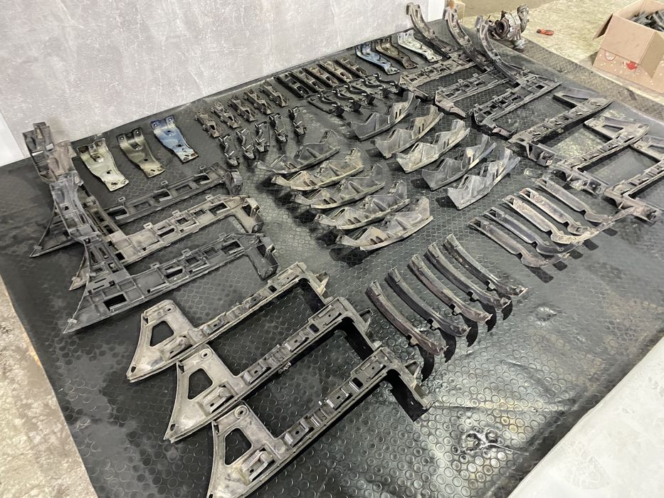 кріплення бампера пассат б6 крипления passat b6 направляюча кронштейн