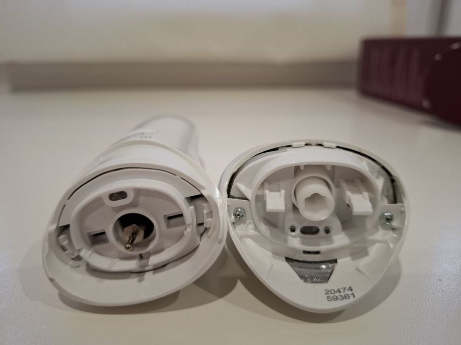 Продам  епілятор Philips 8000  з повною комплектацією