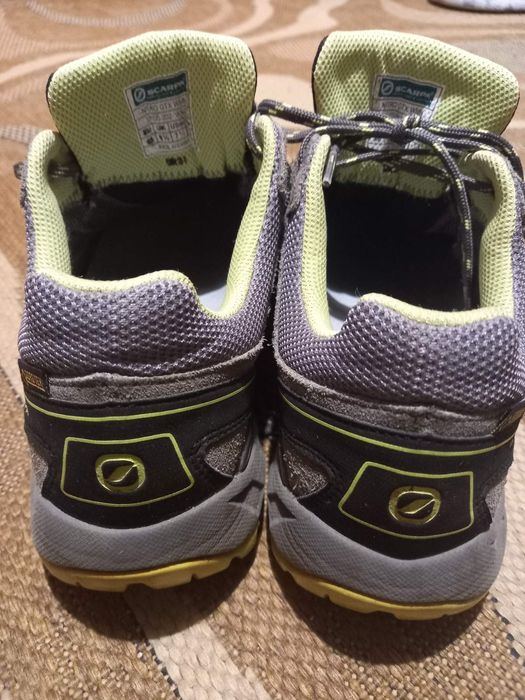 Кросівки бренду Scarpa