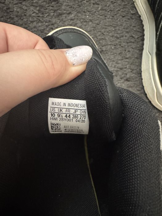 Кроссовки adidas кросівки