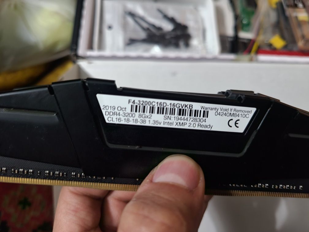 ОЗУ G.Skill DDR4 32GB (4x8GB) 3200Mhz Ripjaws V (2 Black + 2 Grey)