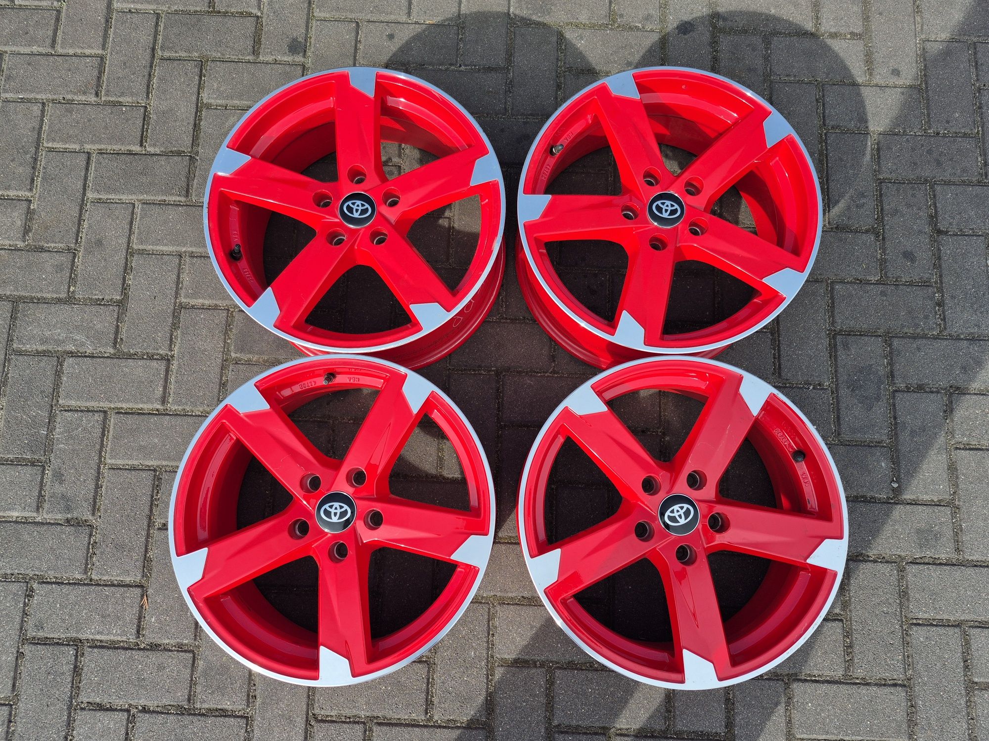 Felgi Alu z Czujniki TOYOTA Auris Corolla Avensis 5x114.3 17 Cali 7.5J