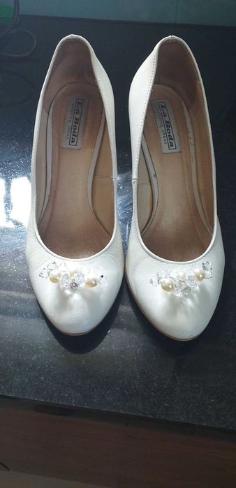 Buty ślubne marki La Boda z Svarowski