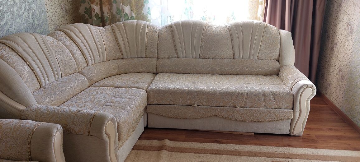 Продам раскладной диван с креслом