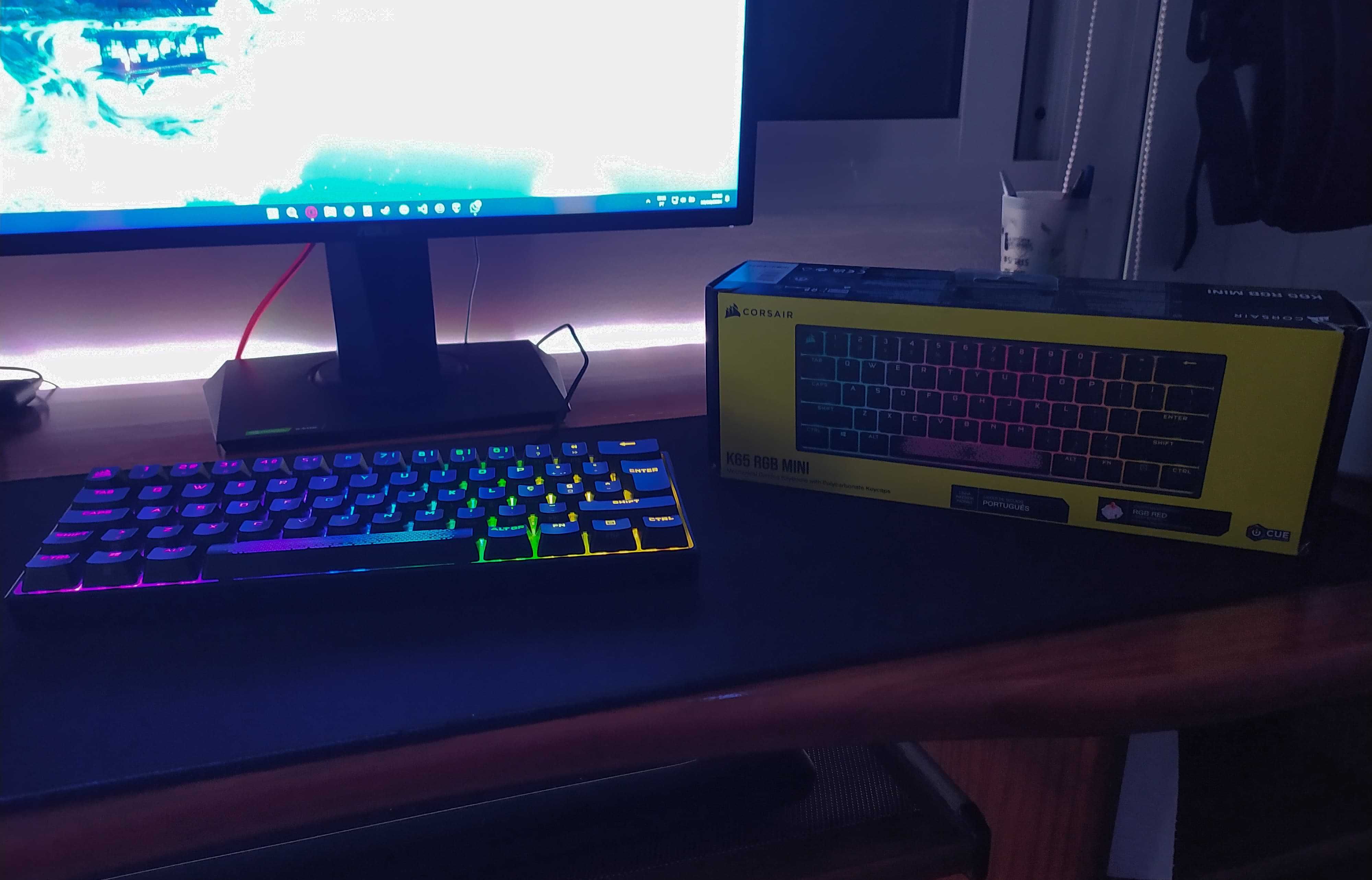 Teclado Corsair K65 MINI Compacto e Mecânico – Excelente Estado!