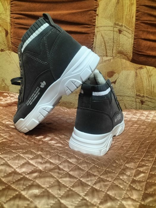 Женские ботинки, жіночі черевики, кросівки