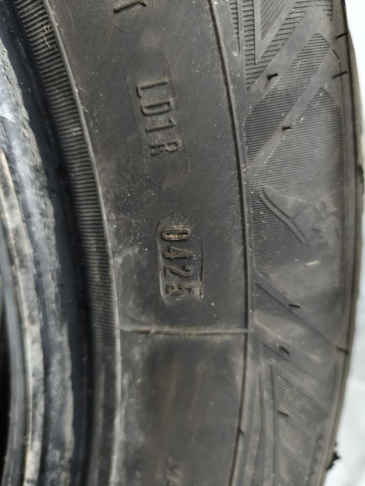 Opony wielosezonowe 215/60/R17 Goodyear Vector