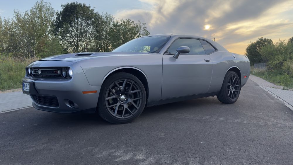 Dodge Challenger 5.7 HEMI carplay/android auto