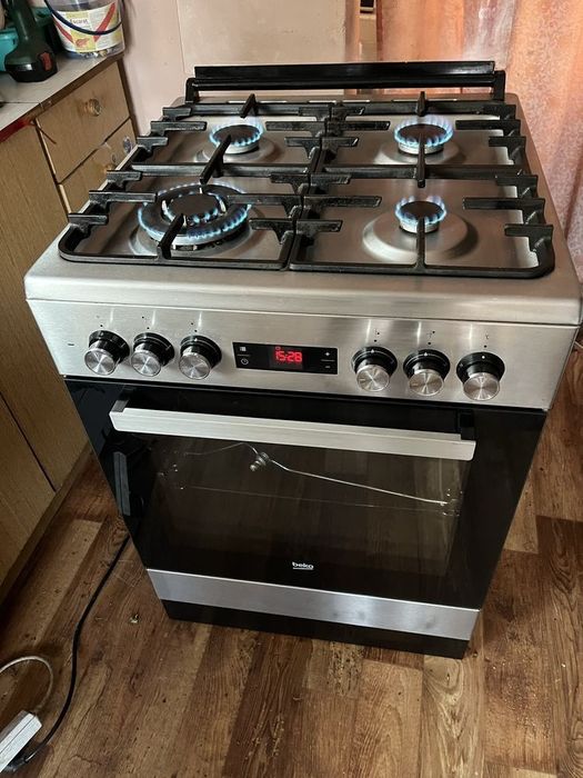 Газова/газовая плита Beko FSM62331DXT