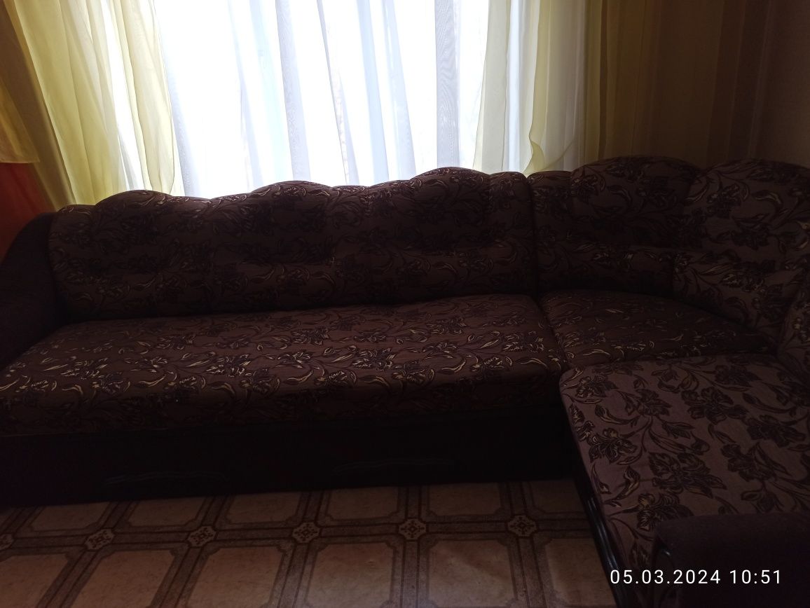 Великий кутовий диван-ліжко, розкладний