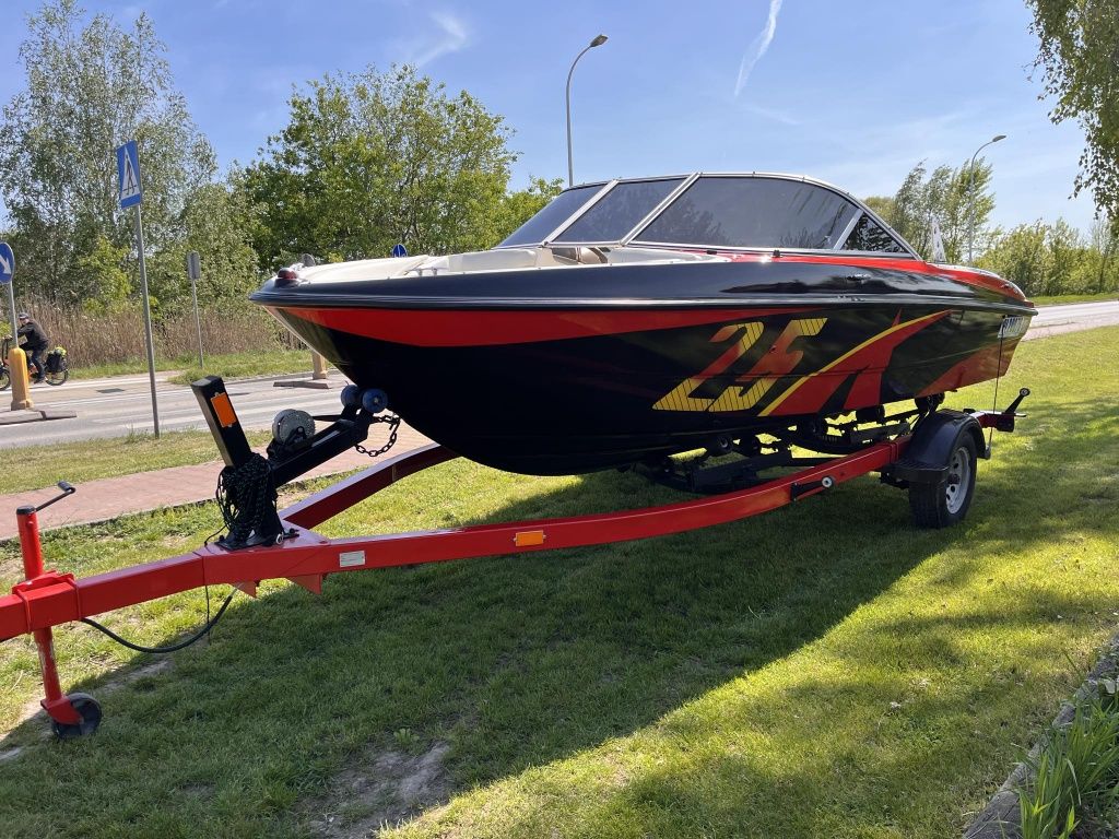 Łódź motorowa Bayliner 180