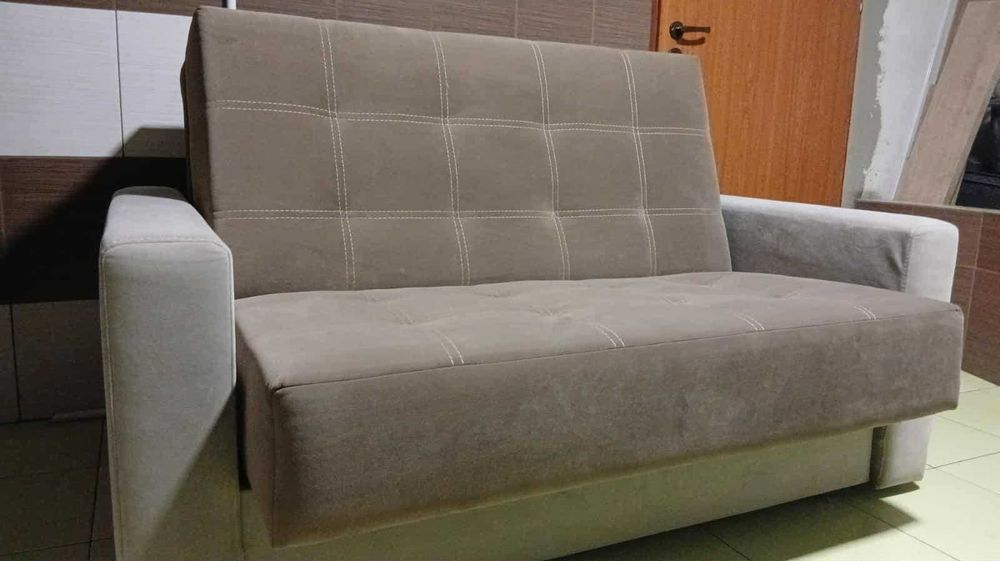 rozkładana sofa beż